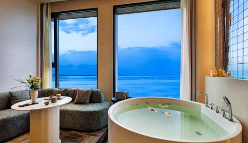 Queen Room with Sea View