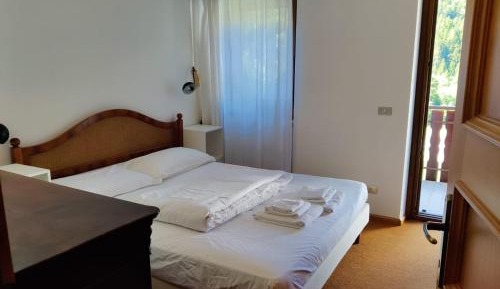 Two-Bedroom Apartment with Balcony and Terrace