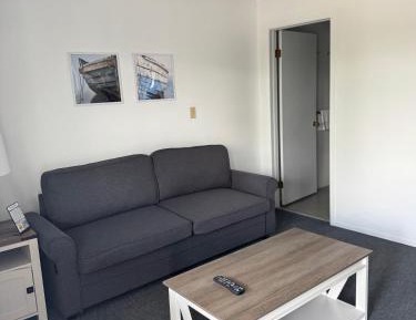 Deluxe Queen Suite