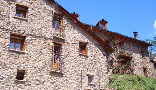 One-Bedroom Apartment (2 Adults)