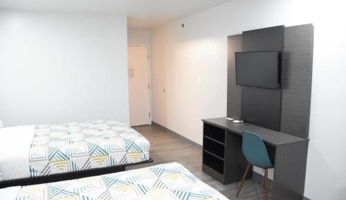 Queen Room with Two Queen Beds - Non-Smoking