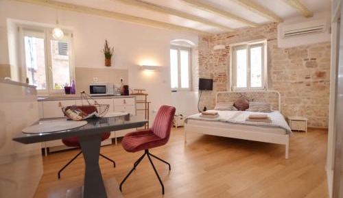 Studio - First Floor