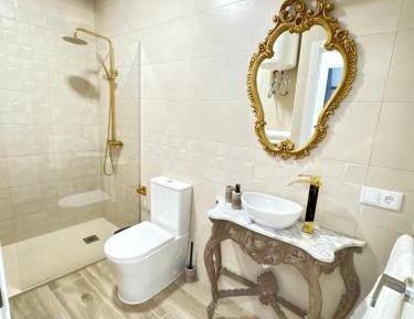 Deluxe One-Bedroom Apartment with City View
