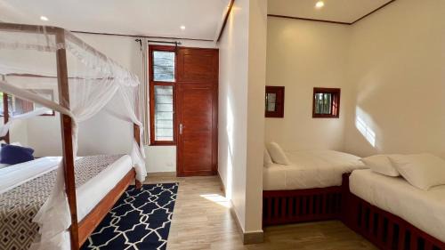 Family Room with Garden View