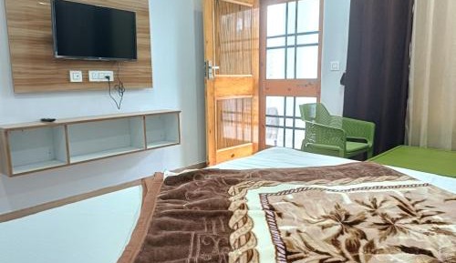 Room #1445968204