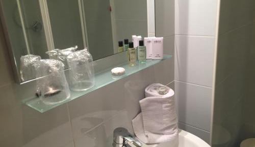 Twin Room with Shower