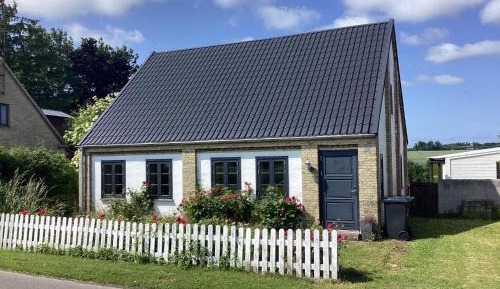 One-Bedroom Holiday Home
