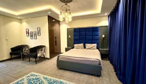 Deluxe Double Room (2 Adults + 1 Child)