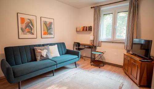 Two-Bedroom Apartment with Shower 