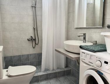 Deluxe Double Room (2 Adults + 1 Child)