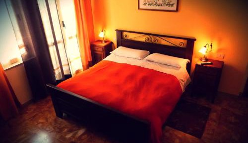 Standard Double Room with Shared Bathroom