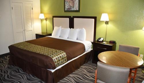 Standard Queen Room