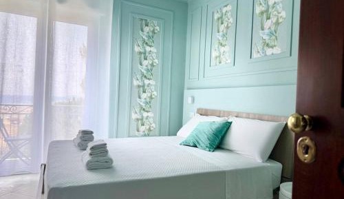 Double Room with Balcony and Sea View