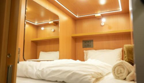 Bunk Bed in Mixed Dormitory Room