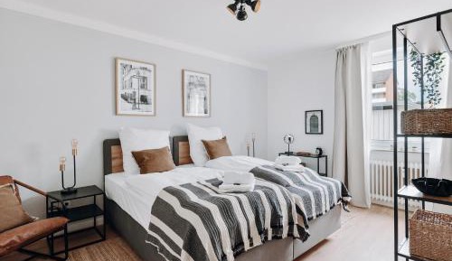 Deluxe One-Bedroom Apartment