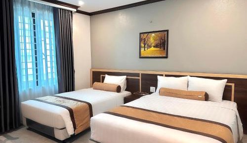 Deluxe Room (2 Adults + 1 Child)