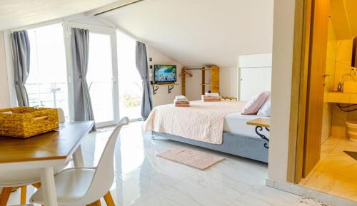 Deluxe Triple Room with Sea View