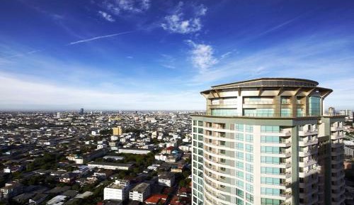 One-Bedroom Apartment with Balcony