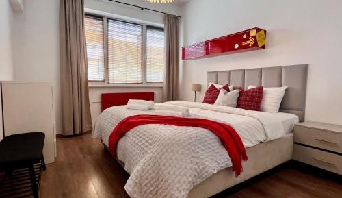 Two-Bedroom Apartment with Mountain View