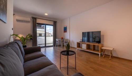 Superior One-Bedroom Apartment with Balcony