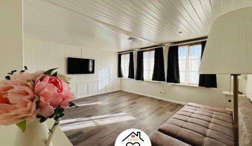 Apartment with City View