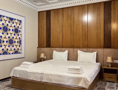 Deluxe Queen Room