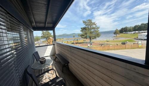 Three-Bedroom Apartment with Lake View