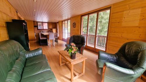 Three-Bedroom Apartment with Balcony