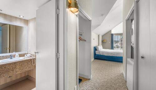 Junior Suite with Balcony