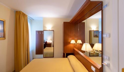 Deluxe Single Room