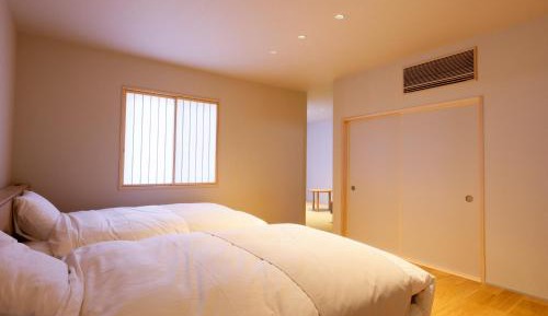 Japanese-Western style room with indoor hot spring bath "Yujio"