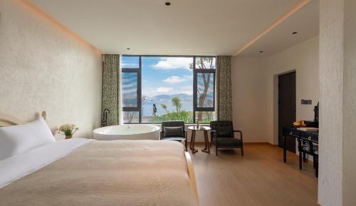 Deluxe Double Room with Bath