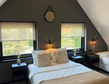 Quadruple Room with Private Bathroom