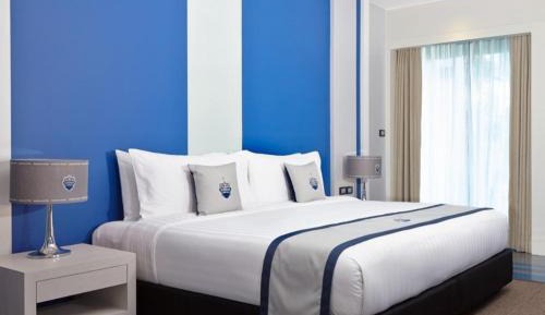 Deluxe King Room with Garden View