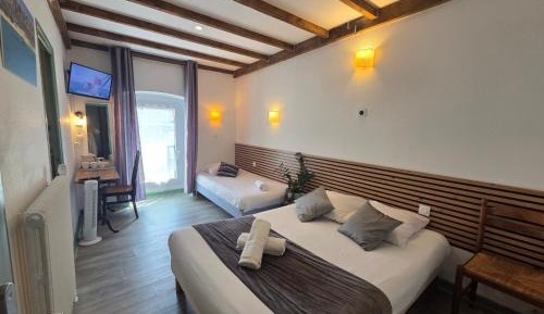 Triple Room with Private Bathroom