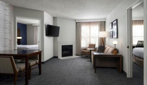 Two-Bedroom Queen Suite