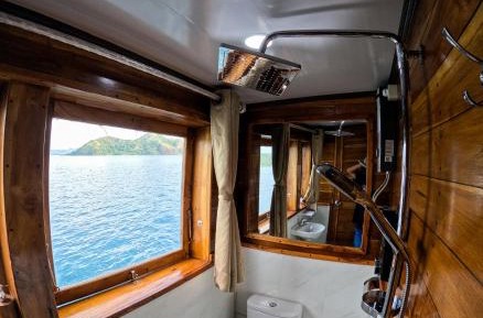 Deluxe Double Room with Balcony and Sea View