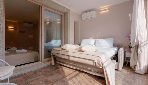 Quadruple Room with Private Bathroom