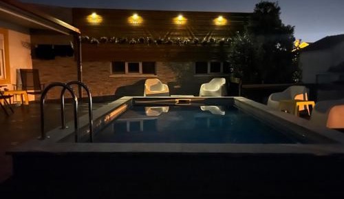 Quadruple Room with Private Bathroom