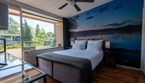 Suite with Garden View