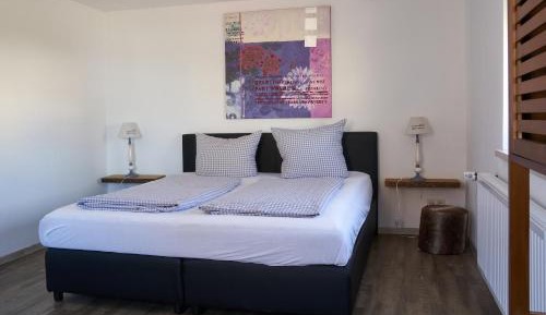 Two-Bedroom Apartment with Balcony - Annex