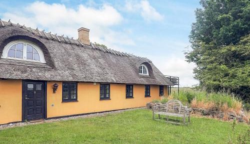 Three-Bedroom Vacation Home 