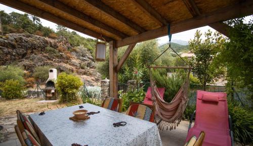 Villa with Garden View