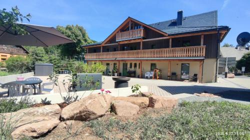 Apartment with Shower