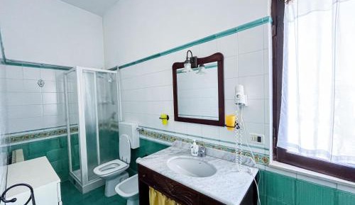 Quadruple Room with Private Bathroom
