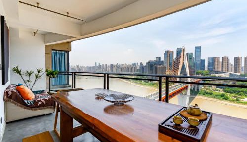 Four-Bedroom Apartment with Balcony 