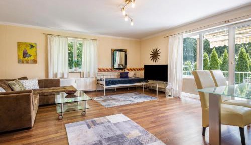 Superior One-Bedroom Apartment with Balcony