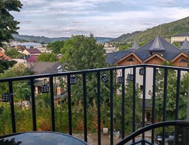 Two-Bedroom Apartment with Mountain View