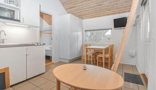 One-Bedroom Holiday Home