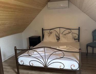 Quadruple Room with Shared Bathroom